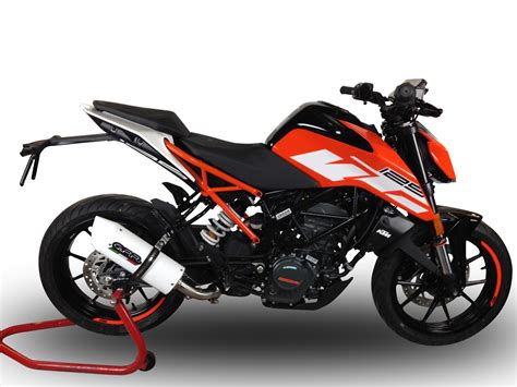 En 2021 se actualiza para cumplir con la normativa euro5, aunque no recibe más cambios sustanciales en una. ktm duke 125 new model 2018..2 - समाचार नामा