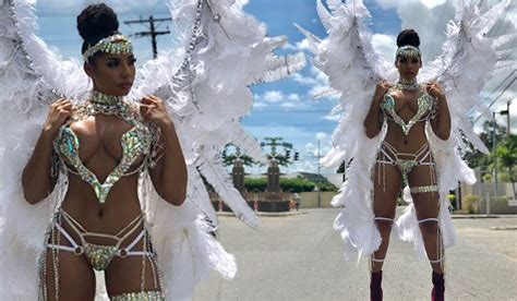 Usain Bolt S Girlfriend Kasi Sparkles In Sexy Swimwear For Carnival In Jamaica Extra Ie
