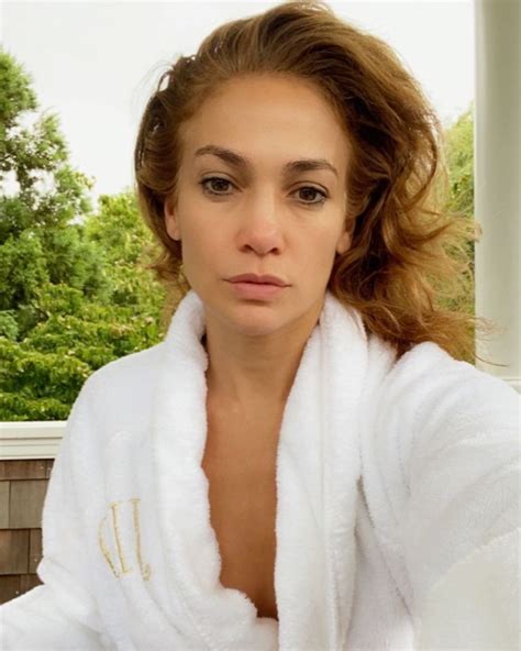 En Bata Y Sin Maquillaje La Foto De Jlo Que Sorprendió A Todos Mdz Online