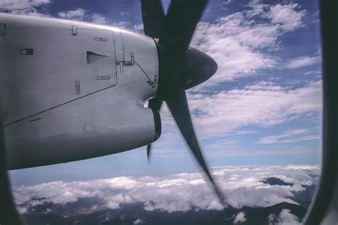 Foto stok gratis tentang awan, baling-baling, baling-baling pesawat terbang
