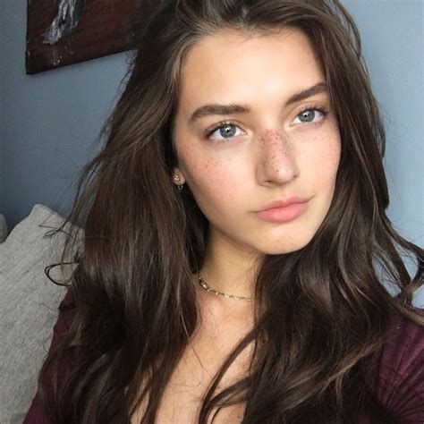 Pin By L E F On Jessica Clements Brown Hair Green Eyes Brown Hair And Freckles Jessica Clement