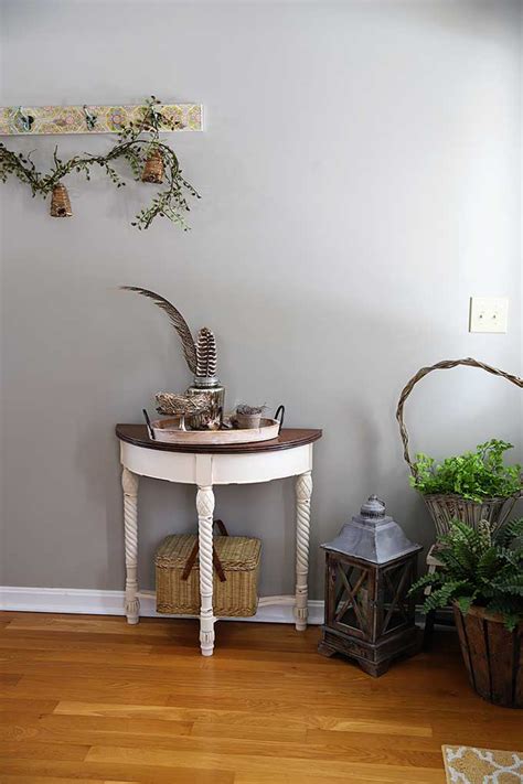 Designers heather hilliard and fleur keyes' concept for the san francisco decorator showcase 2014 living room was designed to complement the natural beauty seen through the generous windows. Nature Inspired Decor For Spring - House of Hawthornes