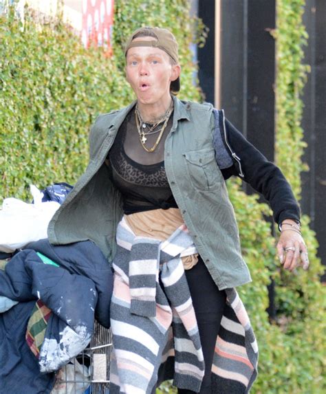 Ex Model Loni Willison Spotted Rummaging Through La Dumpster