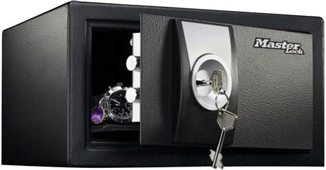 Keyed Safe Small 993l 44kg Black And Grey Master Lock Cpc