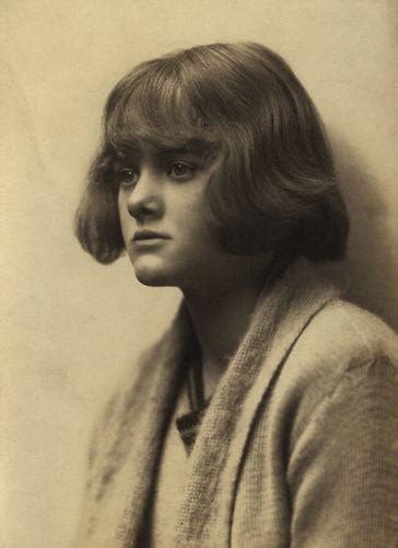 The opening line to daphne du maurier's most famous novel, rebecca is one of the great opening lines in english fiction. Daphne Du Maurier Rebecca English Pdf