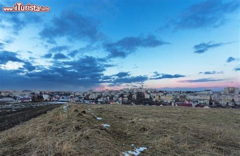 Suceava, judeƫ (county), northeastern romania, and bounded on the north by ukraine. Un'immagine invernale di Suceava, Romania. ... | Foto Suceava