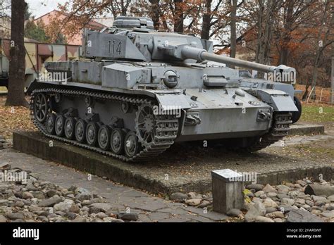 Panzer Iv Pz Kpfw Iv Ausf J Hi Res Stock Photography And Images Alamy