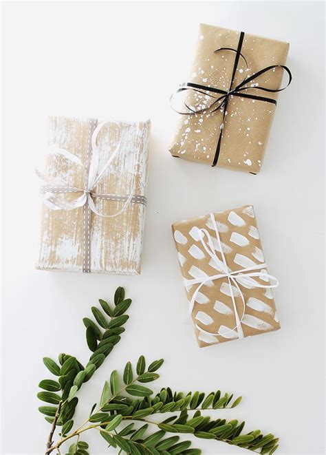 4 simple and sweet valentines gift wrap ideas! 23 Easy DIY Holiday Gift Wrapping Ideas