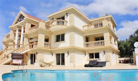 The 10 bedroom mansion house plan is full of luxurious amenities. A Luxury Mansion 10 Bedrooms » Free classified ads | Post ...