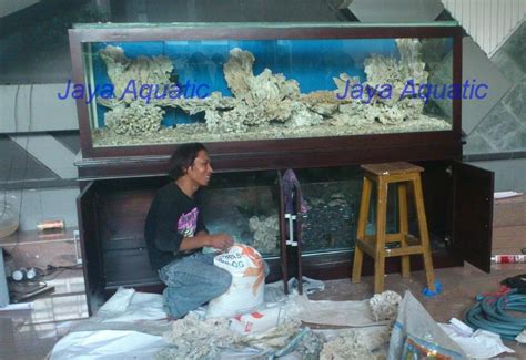 Atau ingin tahu model aquarium air tawar dan cara menghias aquarium murah? Harga Akuarium Akrilik Surabaya