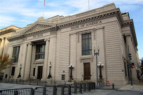 Bank of america private bank is a division of bank of america, n.a., member fdic and a wholly owned subsidiary of bank of america corporation. Washington DC: PNC Bank | The buildings housing PNC Bank ...