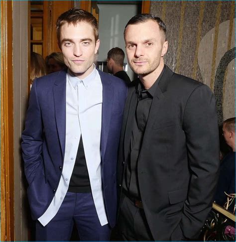 Robert Pattinson Suits Up For Dior Homme Show The Fashionisto