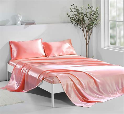 How To Find The Best Satin Sheets 2022 Our Top 5 Picks Pillow Insider