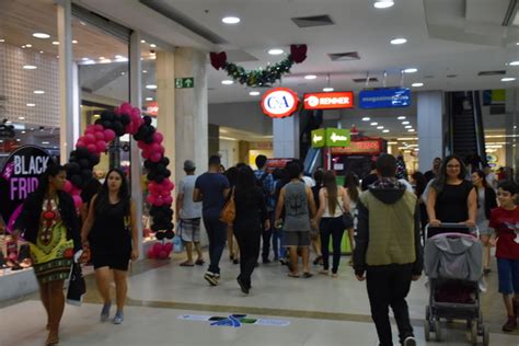 Black Friday Em Busca De Promoções Consumidores Lotam Lojas Do Shopping Conquista Sul Blog