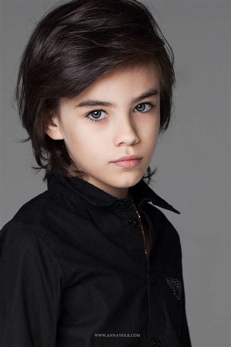 He is a harry potter reference because he is in gryfindor. Fashion Kids. Модели. Михаил Дитковский | Meninas de ...