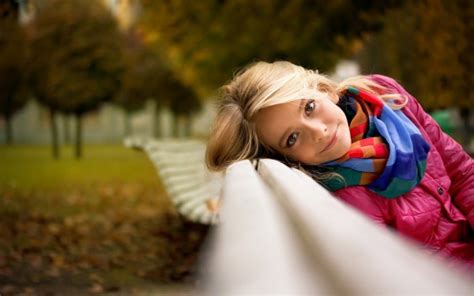 Married woman wants a girlfriend. 7 cute girlfriend gestures to get married