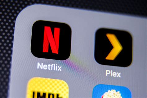 What you'll love about netflix: Netflix App Icon On Iphone Stock Photo - Download Image ...