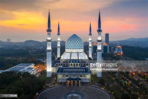 Shah Alam Mosque Photos And Premium High Res Pictures Getty Images