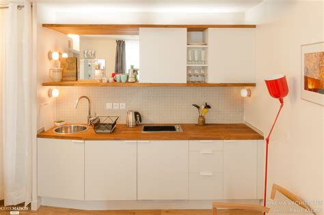 5 idées pour aménager sa cuisine de rêve. Kitchenette moderne dans un appartement de 20m2 par maéma architectes | Cuisine petit espace ...