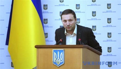 Це було відповіддю на ініціативу i всеукраїнського з'їзду редакторів газет і журналів. Стець: День журналіста - привід згадати про наших колег ...