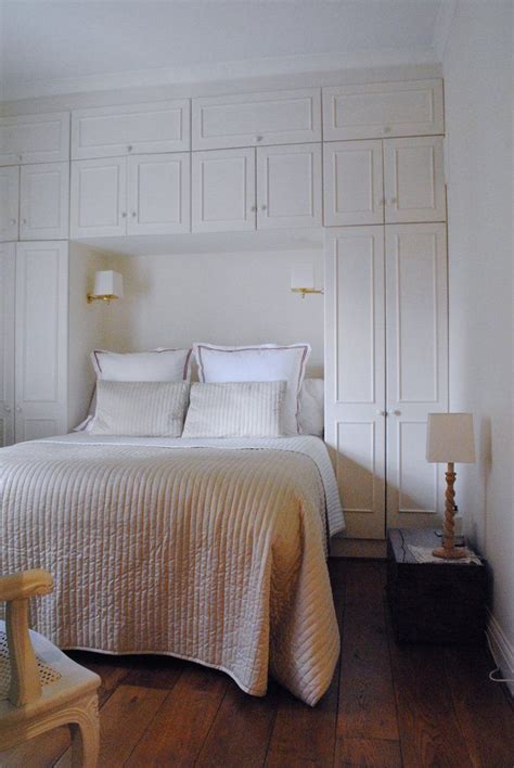 Dual master bedroom plans can be found in all size and styles of homes so whether you're looking for a contemporary or country styled house plan, these home styles can easily meet your needs. 17 Best images about Garderobe soverom inspirasjon on ...