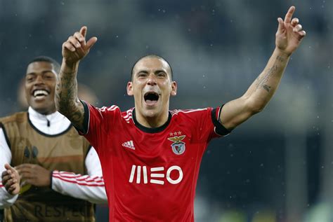 Maximiliano pereira fifa 19 • champions league prices and rating. Liverpool transfer news: Brendan Rodgers keeping tabs on Benfica defender Maxi Pereira and ...