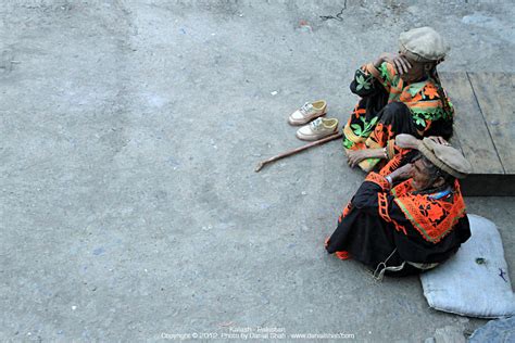old kalasha women rumbor kalash pakistan danial shah flickr