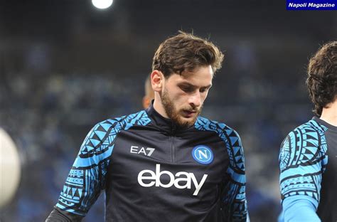 Cdm Napoli Kvaratskhelia Rester In Azzurro Il Club Al Lavoro Per