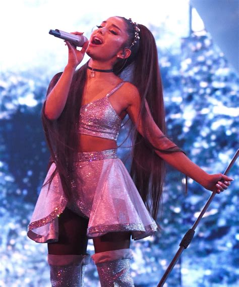 23.kevin mazur / getty grande, 23, tweeted early tuesday: Pin auf Ariana Grande