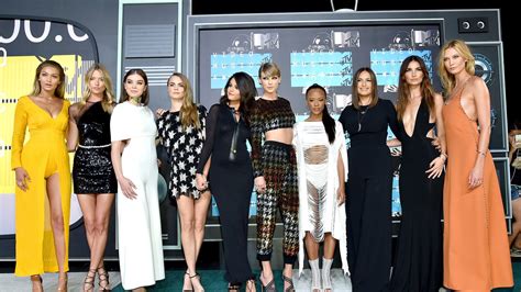 Taylor Swift Hits Vmas 2015 With Her Bad Blood Girl Squad