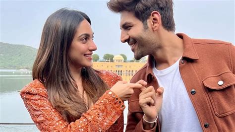 Kiara Advani With Kartik Aaryan At Satyaprem Ki Katha Jaipur Occasion