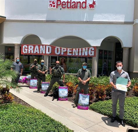 Petland Naples Makes Donation to K-9 Unit - Petland Florida