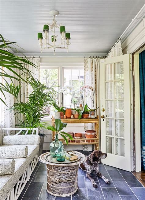 31 Pretty Sunroom Ideas Chic Designs Decor For Screened In Porches
