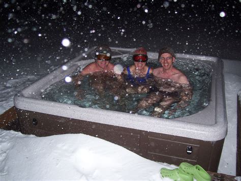 Hot Tub In The Blizzard It Was 15 Degrees Snowing And Win Flickr