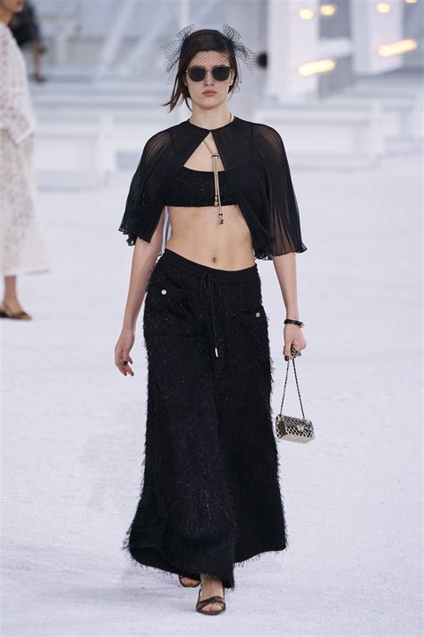 Chanel Spring 2021 Fashion Show | The Impression