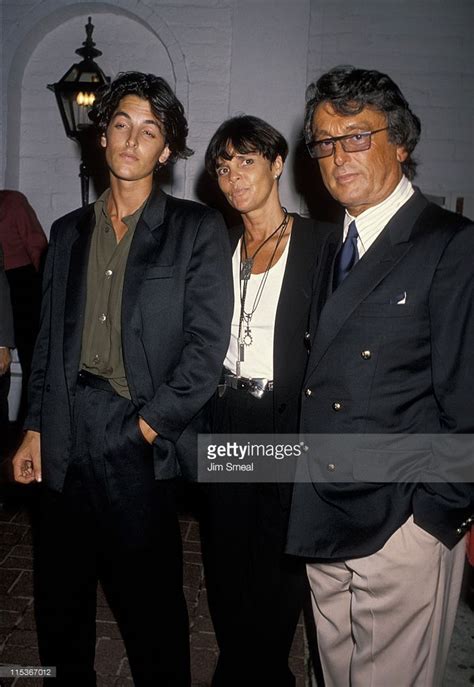 Josh Evans Ali Macgraw And Robert Evans During The Two Jakes Los