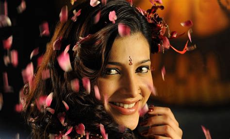 Shruti Hassan Indian Actress Bollywood Singer Model Babe 20 Wallpapers Hd Desktop And
