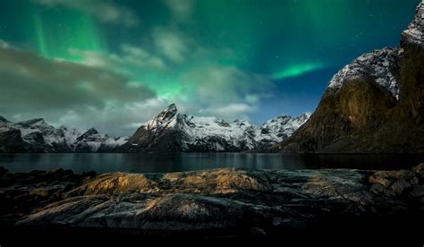 Northern Lights Over Winter Mountains In Norway Papel De Parede Hd