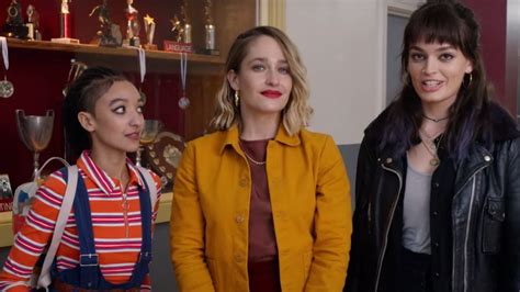 Teaser Da 3ª Temporada De Sex Education Mostra Personagens Em Vídeo Promocional Com Nova Diretora