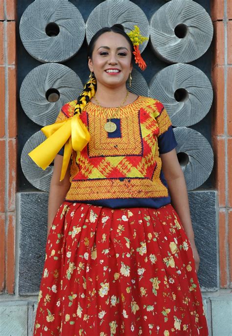 Tehuana Woman Oaxaca Mexico A Happy Woman From Oaxaca Mex Flickr