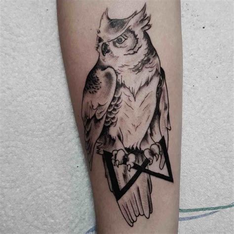 Okkulte und magische symbole, wie das pentagramm, wirken oft wie geheimnisvolle zeichen. Runen Tattoo - Bedeutung der geheimnisvollen Symbole und ...