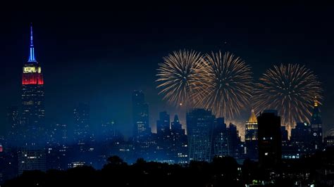 Fourth Of July In Nyc Macys Fireworks Return To East River On