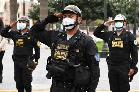 Respeto A La Pnp PolicÍa Nacional Del PerÚ Turista Magazinedestinos