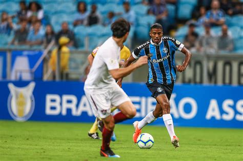 Grêmio vence ipatinga e segue na luta. Grêmio x Universidad Católica: Veja como assistir ao jogo AO VIVO na TV