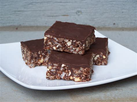 Mix the brown rice syrup, coconut oil, vanilla extract and cocoa powder together in a small pot on tips for making this recipe perfectly. Chocolate Peanut Butter Rice Krispie Treats
