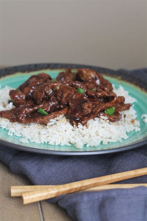 This recipe is easy, spicy and crave worthy! Restaurant Remake - PF Changs Mongolian Beef - Hall Nesting