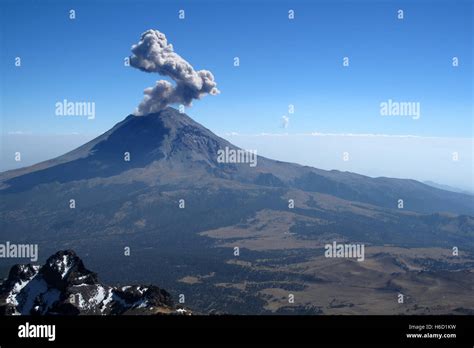 Iztaccihuatl Panorama Hi Res Stock Photography And Images Alamy