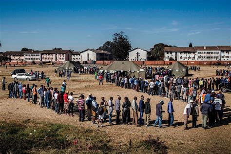 Zimbabwe Holds A Peaceful Vote Its First Ballot Since Mugabes Fall The New York Times