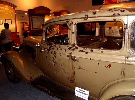 Bonnie And Clyde 1934 Ford Fordor Deluxe Sedan The Death Car 167