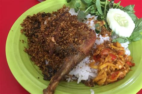 5 Bebek Goreng Di Surabaya Yang Wajib Kamu Coba